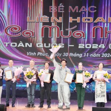 Nhà hát Ca múa nhạc Thăng Long giành giải Xuất sắc tại Liên hoan Ca múa nhạc toàn quốc – 2024 Nhà hát Ca múa nhạc Thăng Long giành giải Xuất sắc tại Liên hoan Ca múa nhạc toàn quốc – 2024
